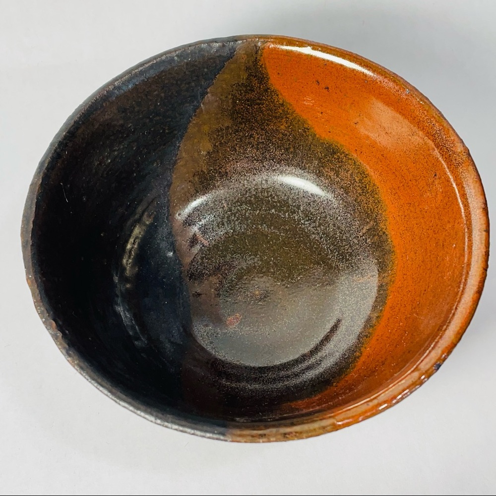 Small charcoal & rust orange pottery small bowl - Picture 3 of 6